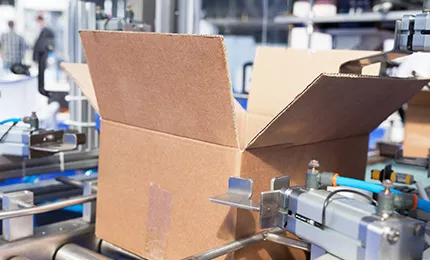 Verpackungslinie — visueller Kontext aus offiziellen UNI-MASZ-Materialien